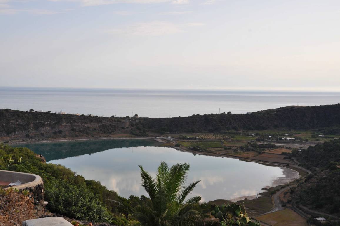 Casa vacanza Pantelleria Lago dammuso